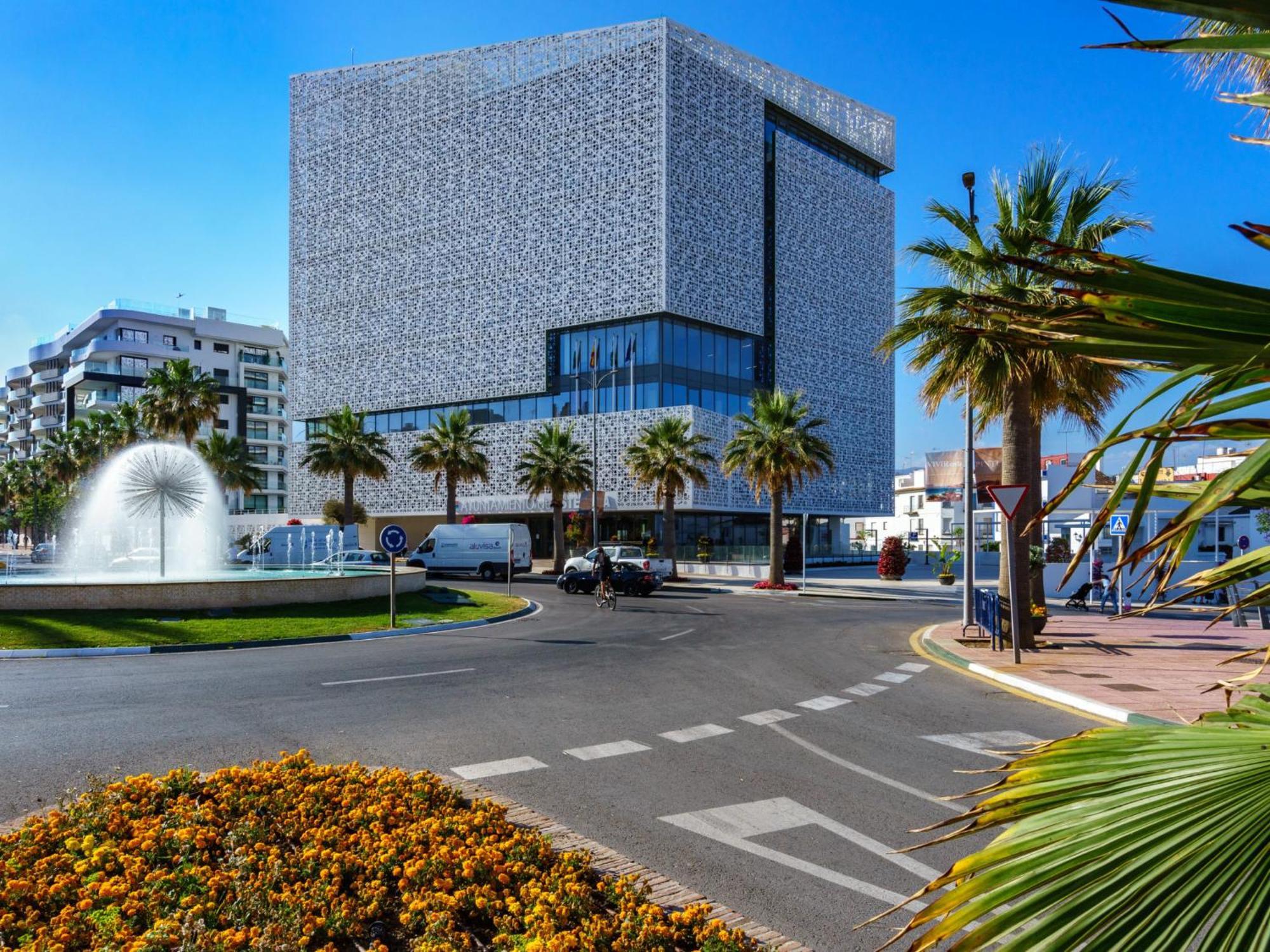 Apartment Plaza De Las Flores By Interhome エステポナ エクステリア 写真